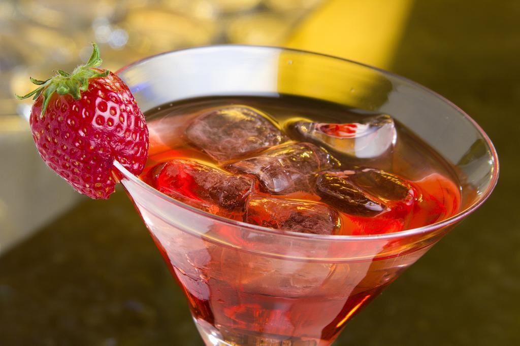 Grand Hotel Trieste & Victoria Abano Terme Ngoại thất bức ảnh A strawberry daiquiri