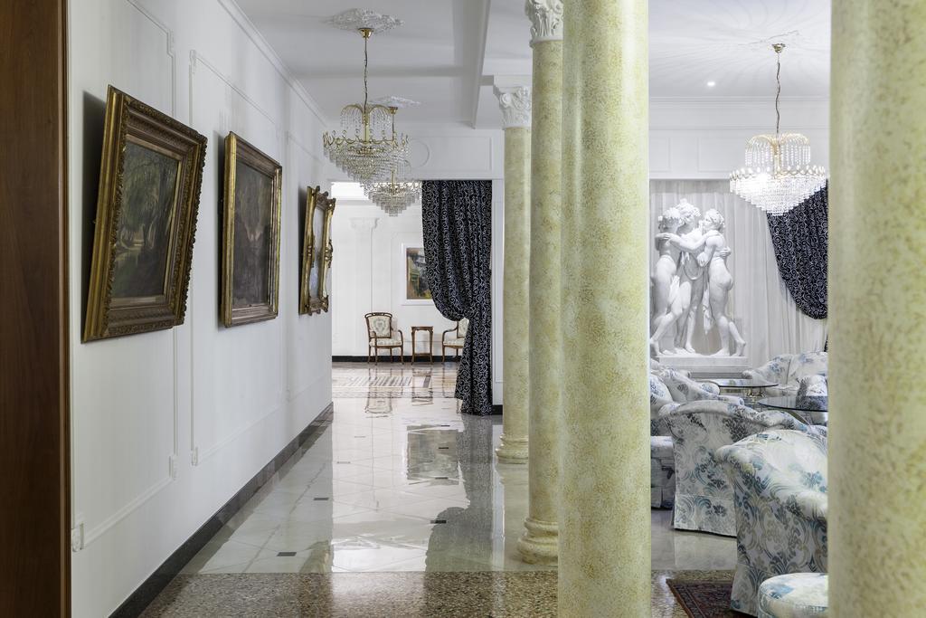 Grand Hotel Trieste & Victoria Abano Terme Ngoại thất bức ảnh Interior of the museum